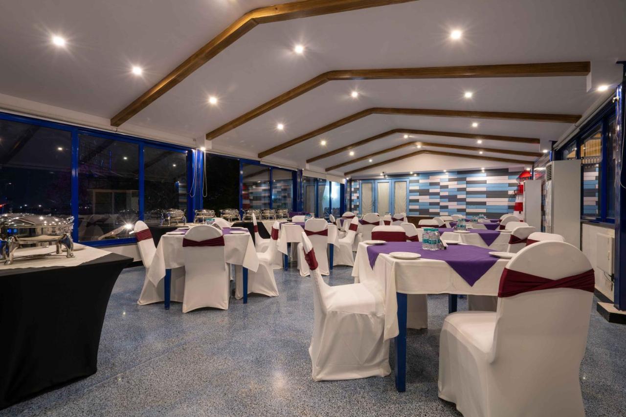 The Crown Goa Hotel Panadzsi Kültér fotó